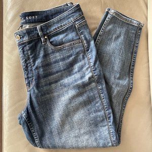 WHBM curvy high rise skinny ankle jeans